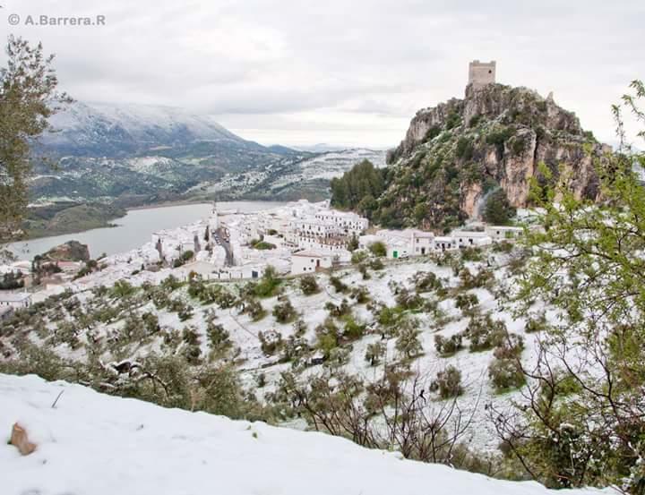 Las 4 Lunas Zahara De La Sierra Luaran gambar
